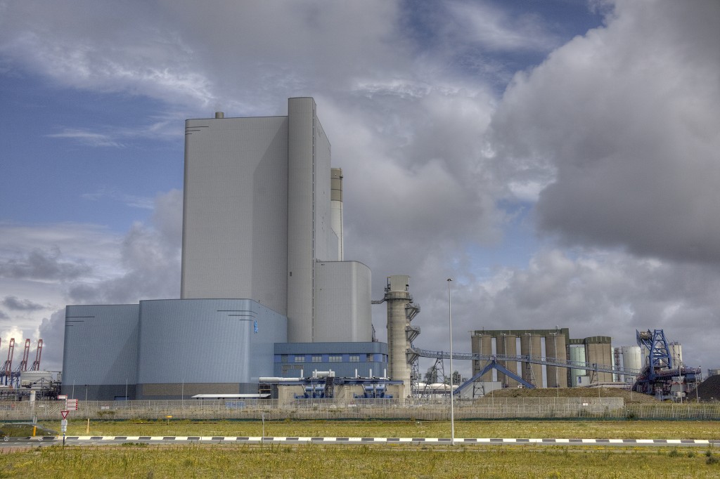 europoort maasvlakte rotterdam botlek haven scheepvaart industrie fabrieken marine transport overslag terminal portlantis ferry centrale